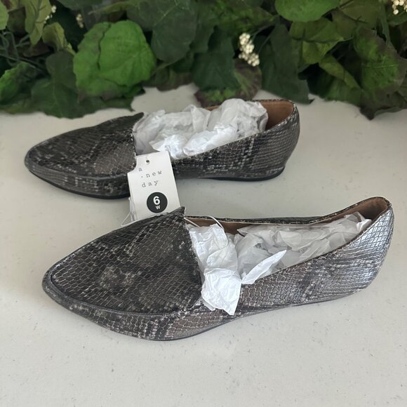 A New Day Womens Memory Foam Snake Print Flats Graphite Size 6W - Picture 2 of 9